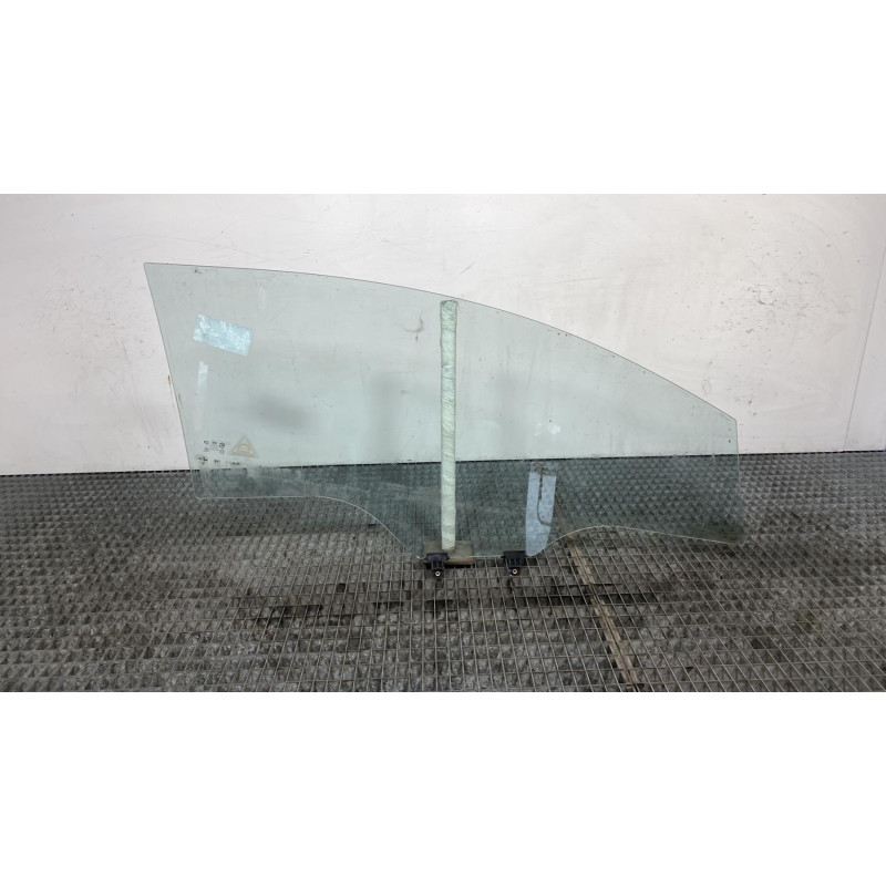 Vitre avant gauche KIA RIO 3 Photo n°4