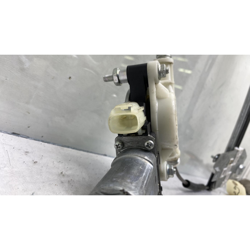 Leve vitre electrique avant droit KIA RIO 3 Photo n°3