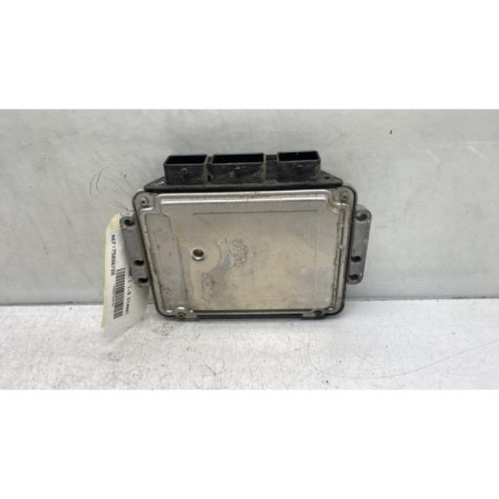 Calculateur moteur OPEL VIVARO 1