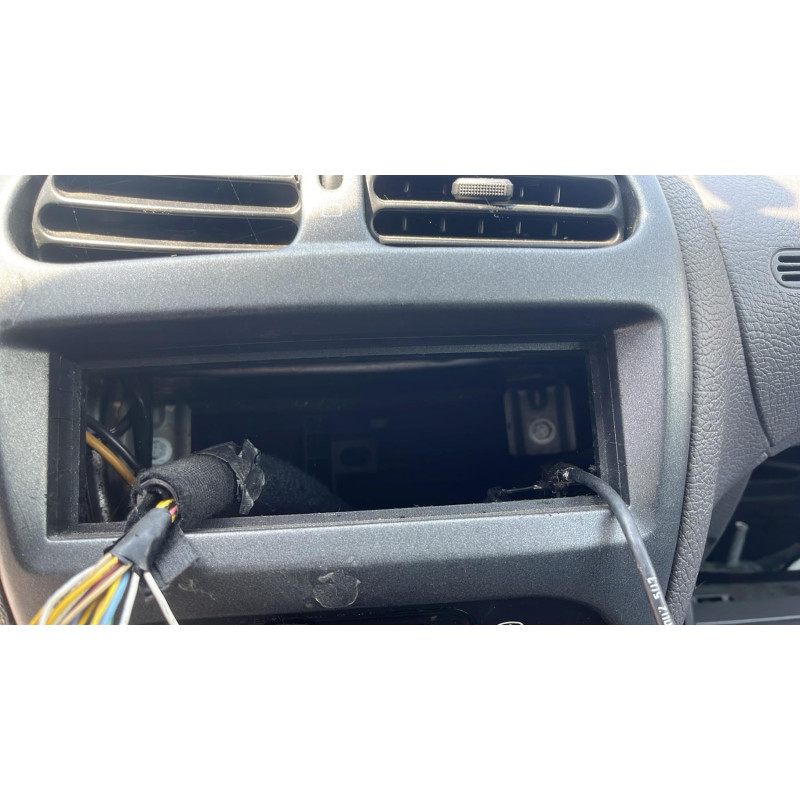 Compresseur clim PEUGEOT 206 Photo n°8