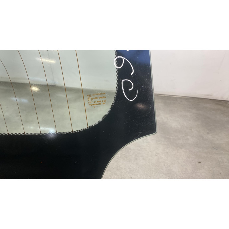 Lunette arriere PEUGEOT 108 Photo n°8