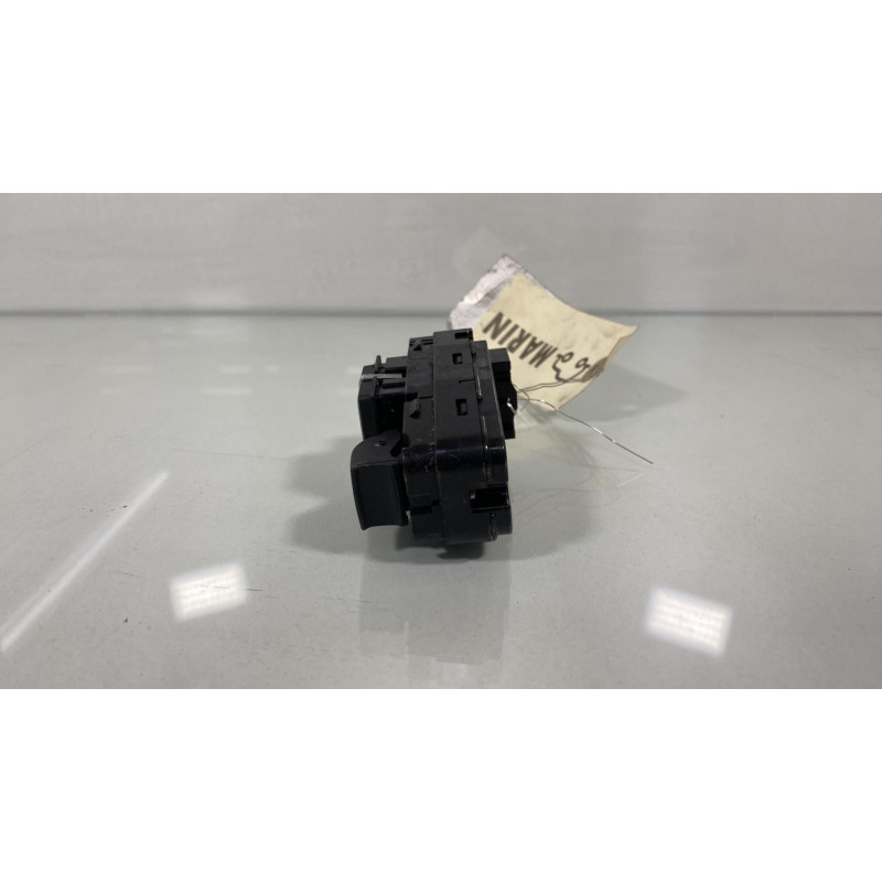 Interrupteur de leve vitre arriere droit BMW SERIE 7 F01 Photo n°1