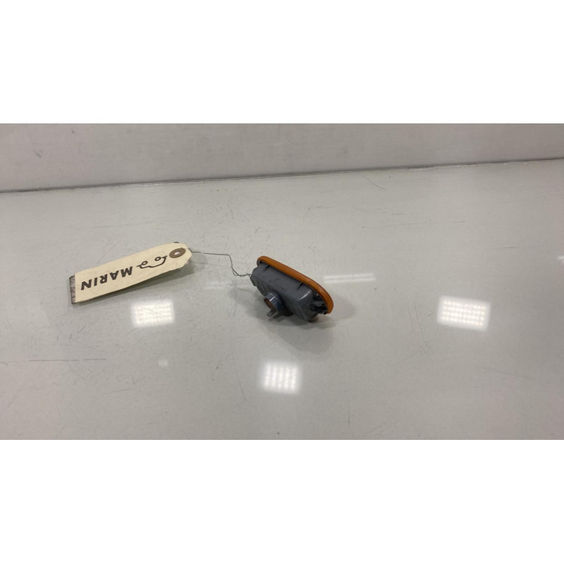 Repetiteur clignotant avant droit  (Feux) VOLKSWAGEN GOLF 4 Photo n°2