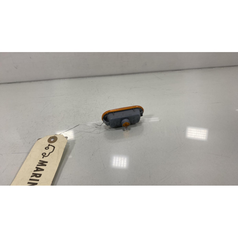 Repetiteur clignotant avant droit  (Feux) VOLKSWAGEN GOLF 4 Photo n°3