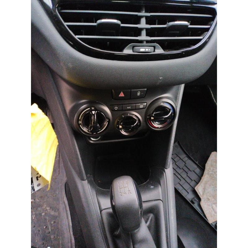Volant PEUGEOT 208 1 Photo n°8