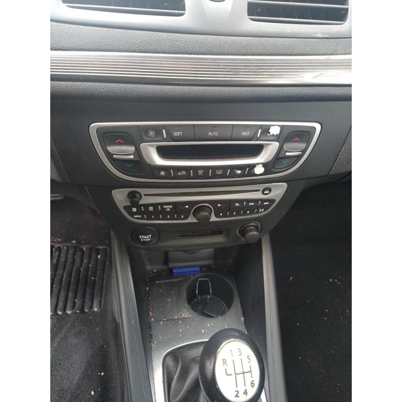 Pare boue avant droit RENAULT MEGANE 3 Photo n°8
