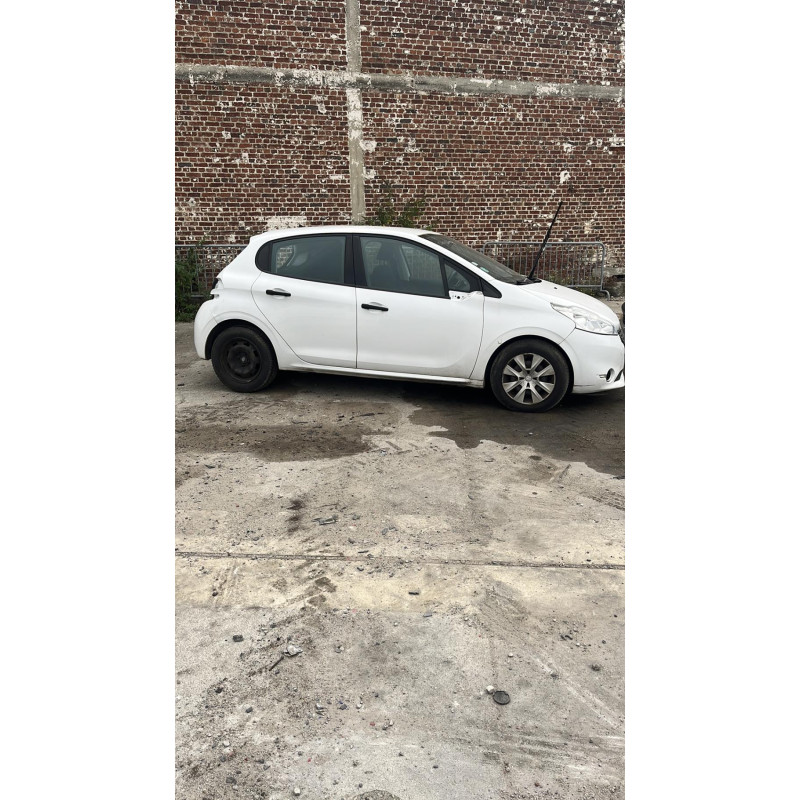 Boitier BSI PEUGEOT 208 1 Photo n°15