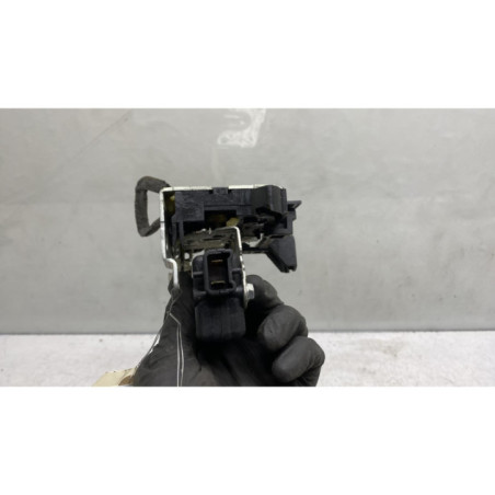 Serrure avant droit DACIA DUSTER 1