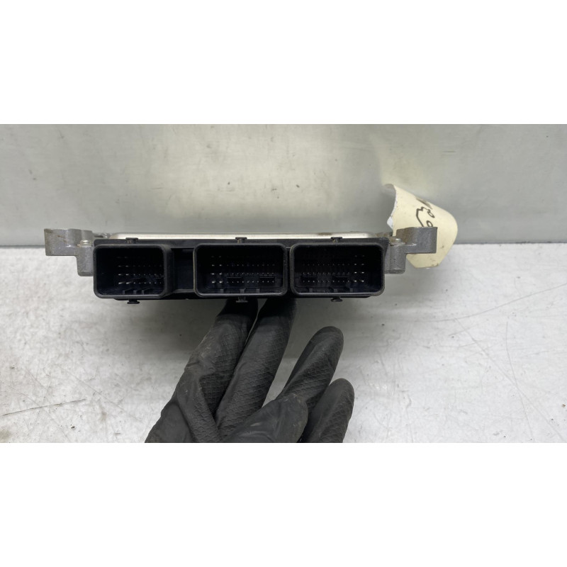 Calculateur moteur DACIA DUSTER 1 Photo n°4