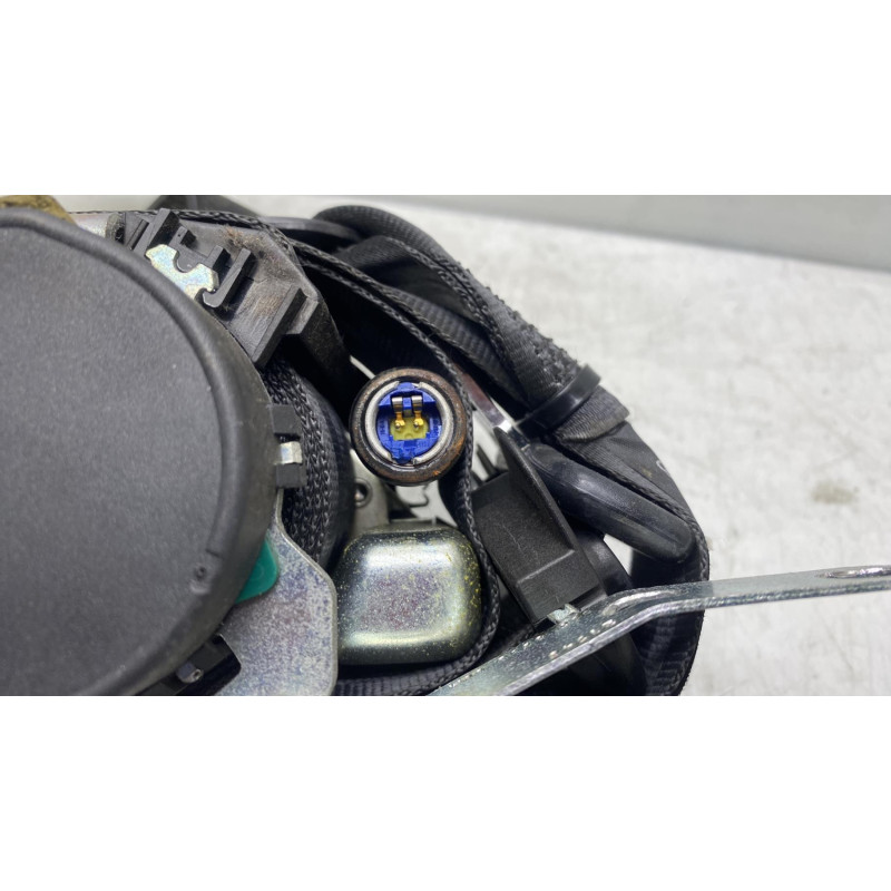 Pretensionneur de ceinture avant droit VOLKSWAGEN POLO 4 Photo n°3