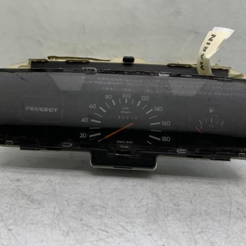 Compteur PEUGEOT 205 Photo n°1