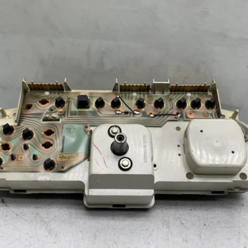 Compteur PEUGEOT 205 Photo n°4