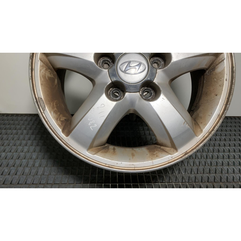 Jante HYUNDAI TRAJET Photo n°3