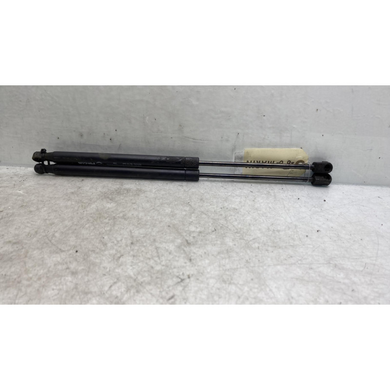 Verin de coffre VOLKSWAGEN PASSAT 5 Photo n°3
