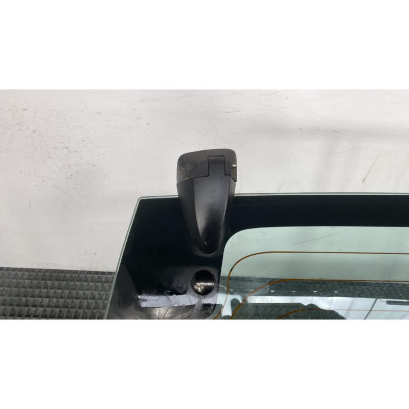 Lunette arriere PEUGEOT 107 Photo n°6