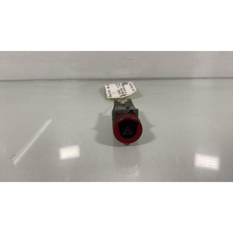 Bouton de warning CITROEN BERLINGO 1 Photo n°3
