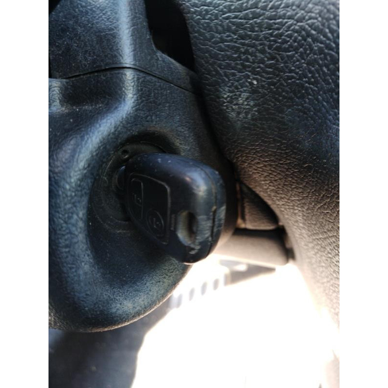 Pretensionneur de ceinture avant droit PEUGEOT 206 Photo n°7