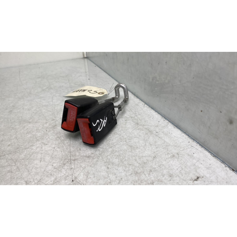 Attache ceinture arriere centrale CITROEN C3 PLURIEL Photo n°3