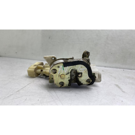 Serrure avant gauche TOYOTA YARIS 1