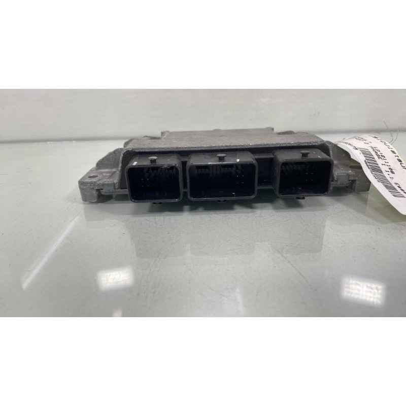 Calculateur moteur RENAULT TWINGO 2 Photo n°1
