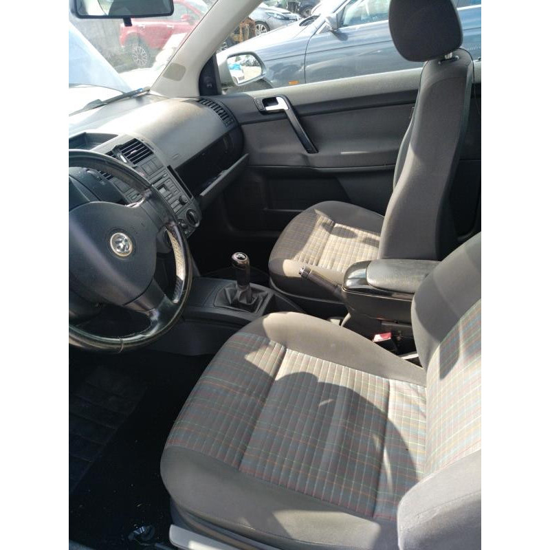 Bouton de coffre VOLKSWAGEN POLO 4 Photo n°5