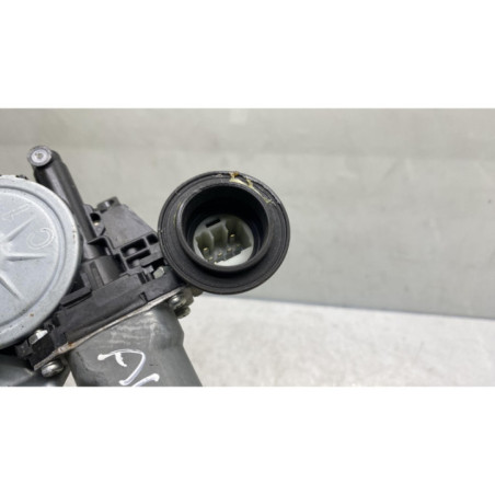 Leve vitre electrique avant droit SUZUKI SWIFT 3 Photo n°1