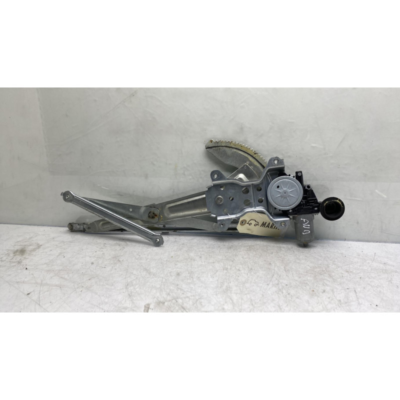 Leve vitre electrique avant droit SUZUKI SWIFT 3 Photo n°2