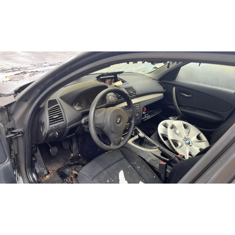 Feu arriere stop central BMW SERIE 1 E87 Photo n°7