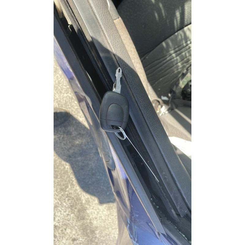 Bouton de coffre RENAULT CLIO 2 CAMPUS Photo n°9
