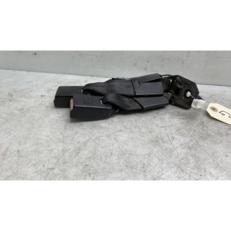 Attache ceinture arriere droit NISSAN QASHQAI 1