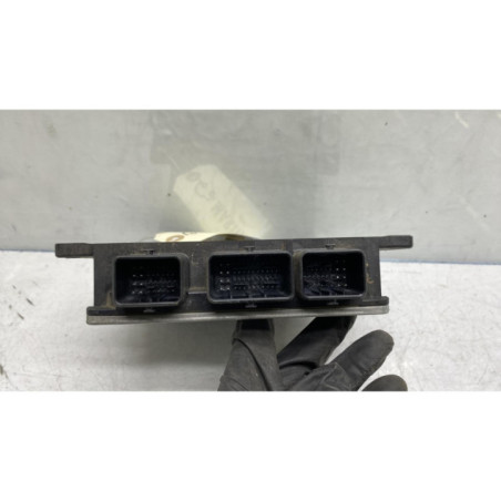 Calculateur moteur RENAULT CLIO 3 Photo n°1