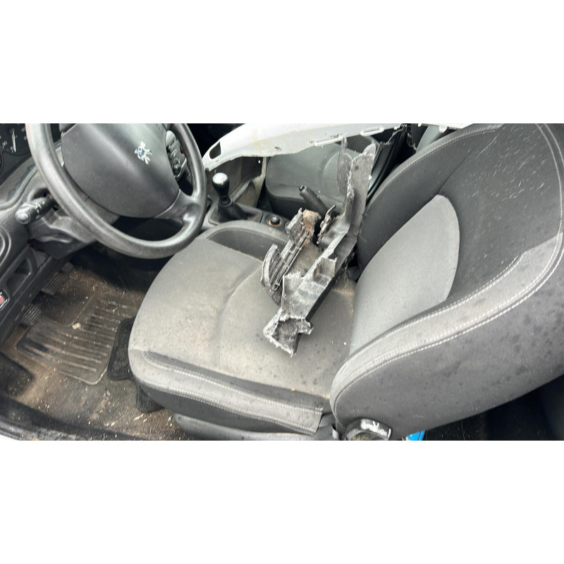 Pretensionneur de ceinture avant droit PEUGEOT 206 Photo n°7