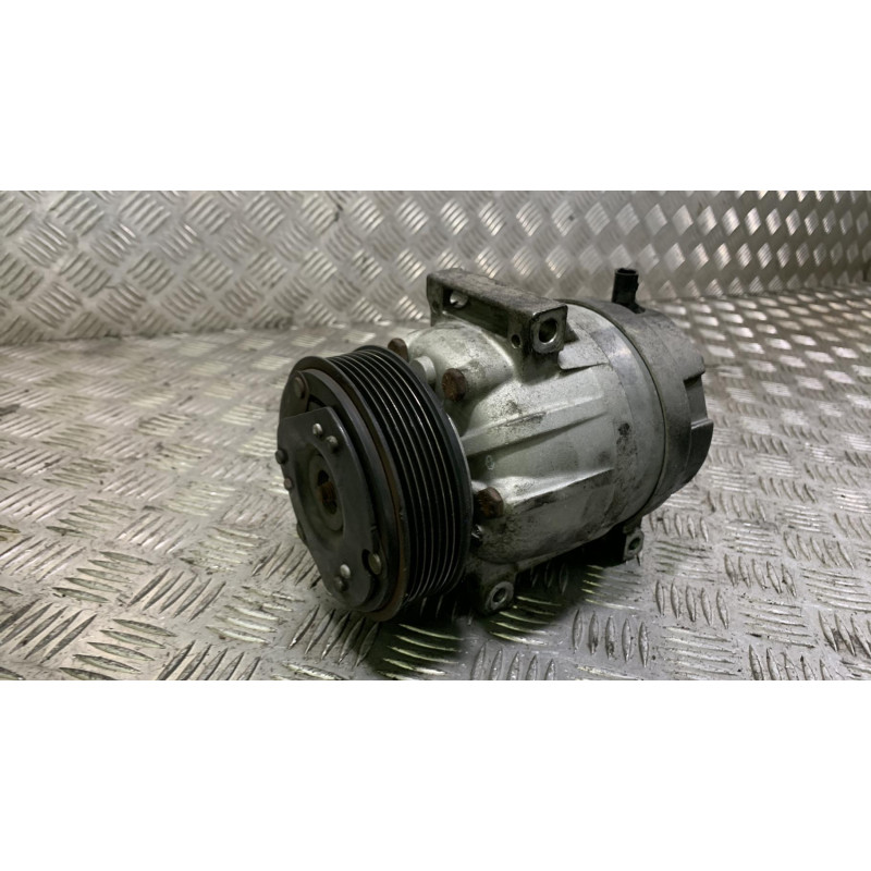 Compresseur clim RENAULT LAGUNA 2 Photo n°2