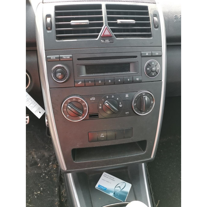 Porte avant gauche MERCEDES CLASSE A 169 Photo n°12