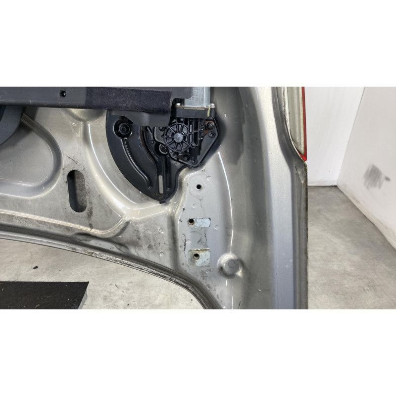 Malle/Hayon arriere OPEL ASTRA H Photo n°4
