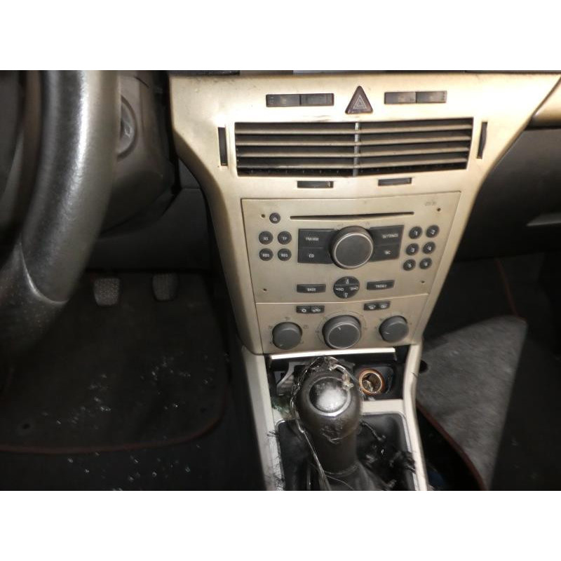 Malle/Hayon arriere OPEL ASTRA H Photo n°13