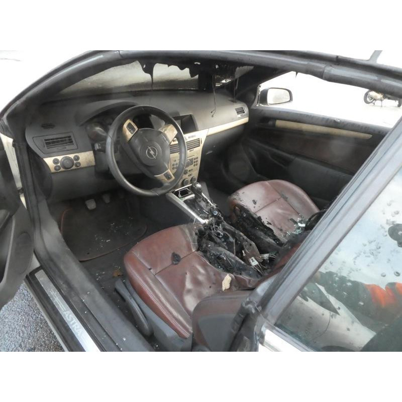 Malle/Hayon arriere OPEL ASTRA H Photo n°18