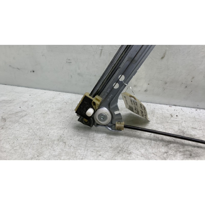 Leve vitre electrique avant gauche RENAULT MEGANE 4 Photo n°6
