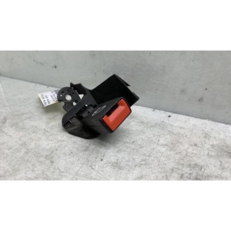 Attache ceinture arriere droit AUDI A6 3 Photo n°1