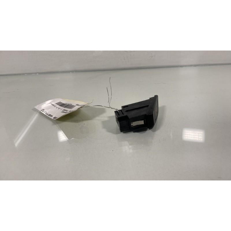 Bouton de warning AUDI A5 1 Photo n°1