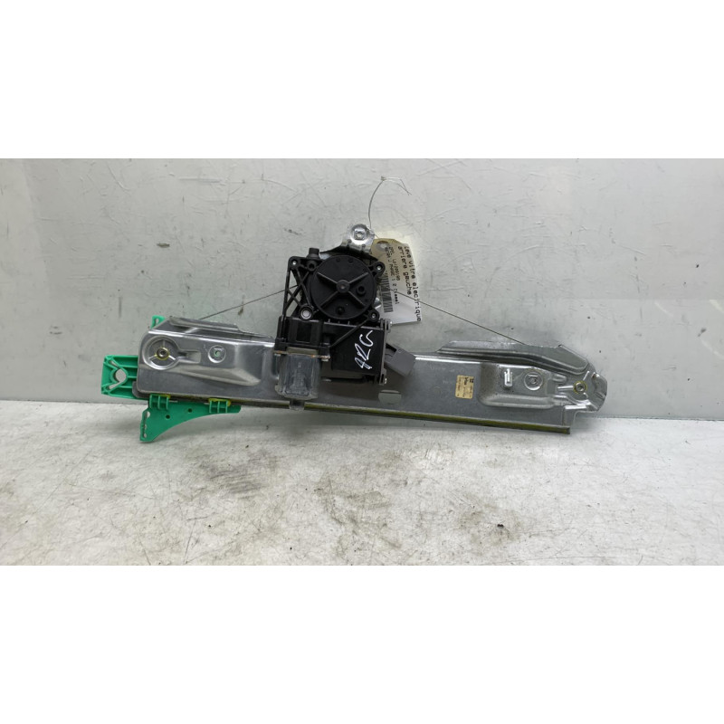 Leve vitre electrique arriere gauche OPEL ASTRA J Photo n°3