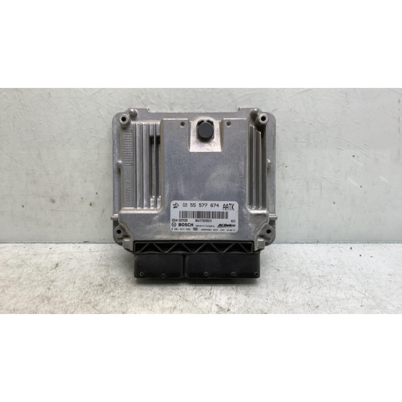 Calculateur moteur OPEL ASTRA J Photo n°1