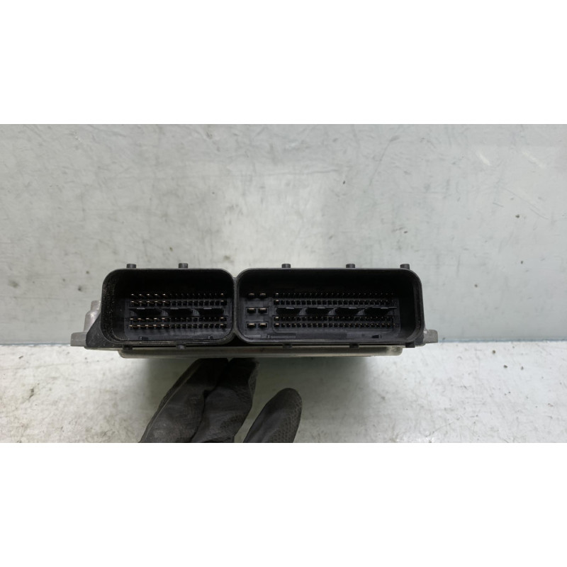 Calculateur moteur OPEL ASTRA J Photo n°3