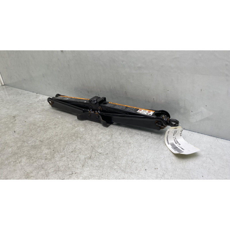Cric OPEL ASTRA J Photo n°3