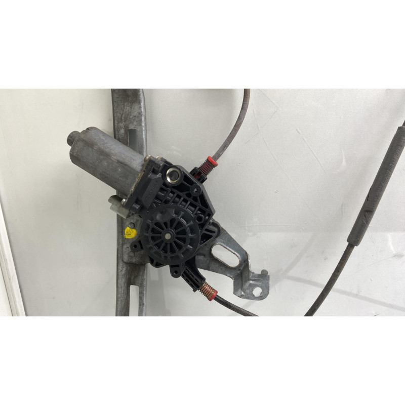 Leve vitre electrique avant gauche PEUGEOT 206 Photo n°1