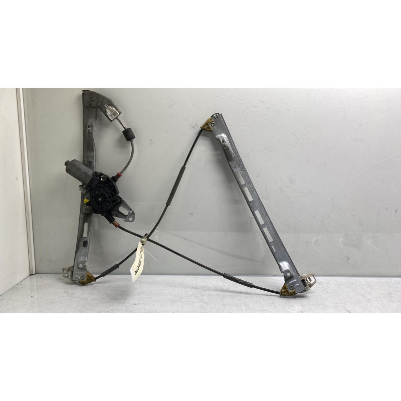 Leve vitre electrique avant gauche PEUGEOT 206 Photo n°4