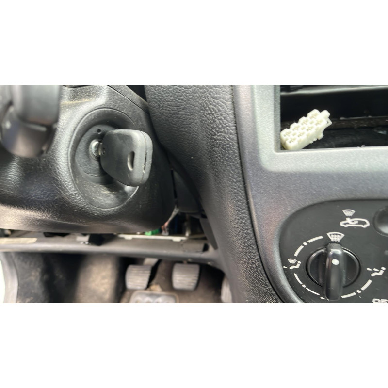 Leve vitre electrique avant gauche PEUGEOT 206 Photo n°12