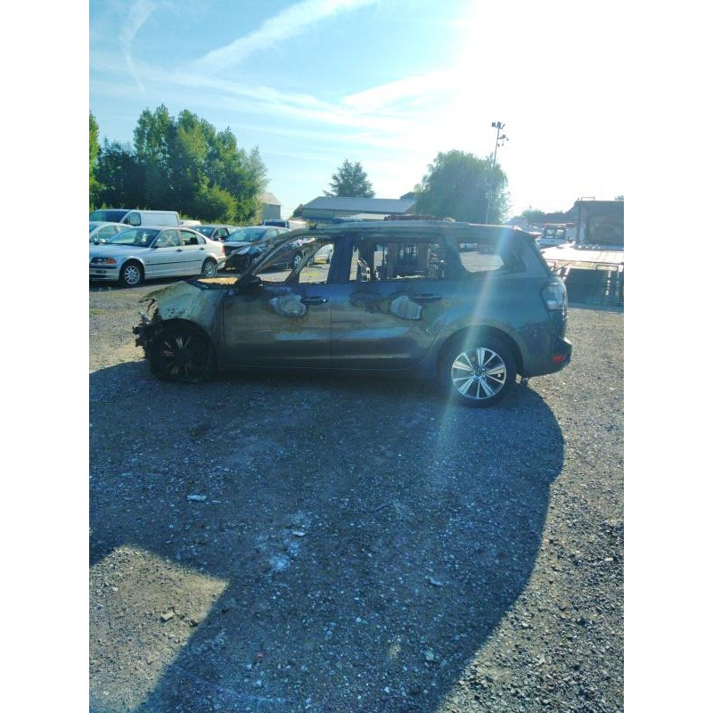 Reservoir AdBlue CITROEN C4 GRAND PICASSO 2 Photo n°8
