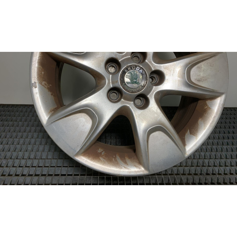 Jante SKODA ROOMSTER Photo n°3