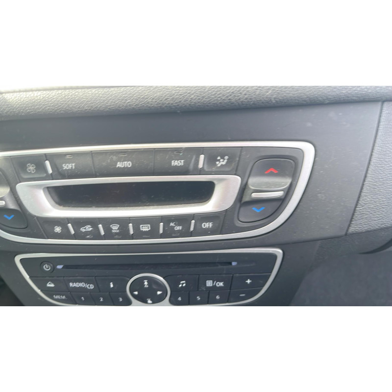 Pretensionneur de ceinture avant gauche RENAULT MEGANE 3 Photo n°8